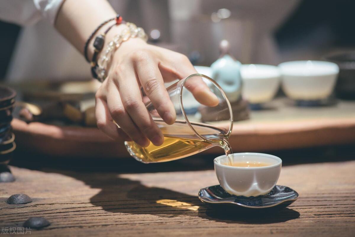 中国10大名茶排名，大红袍居首，龙井紧随其后，谁是第三昵？（中国的十大名茶排名）