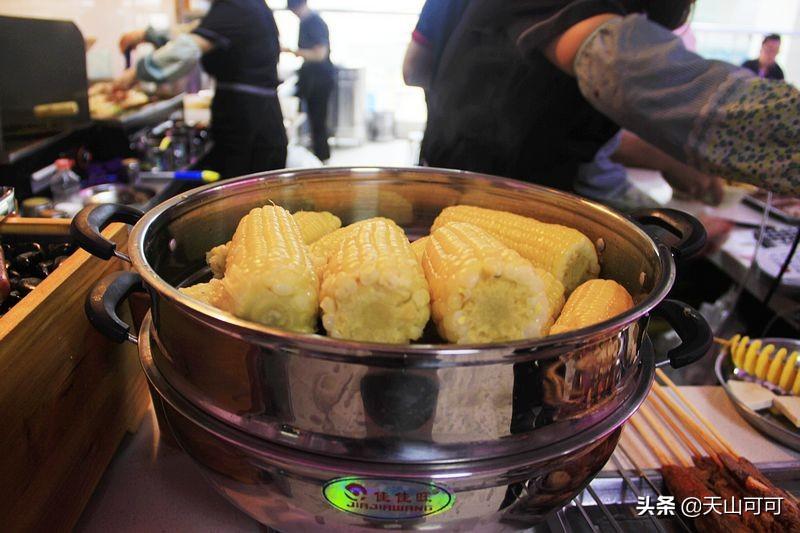 医院食堂饭菜实惠品种多，荤素搭配任意吃，来蹭饭人比工作人员多（医院食堂有什么菜）