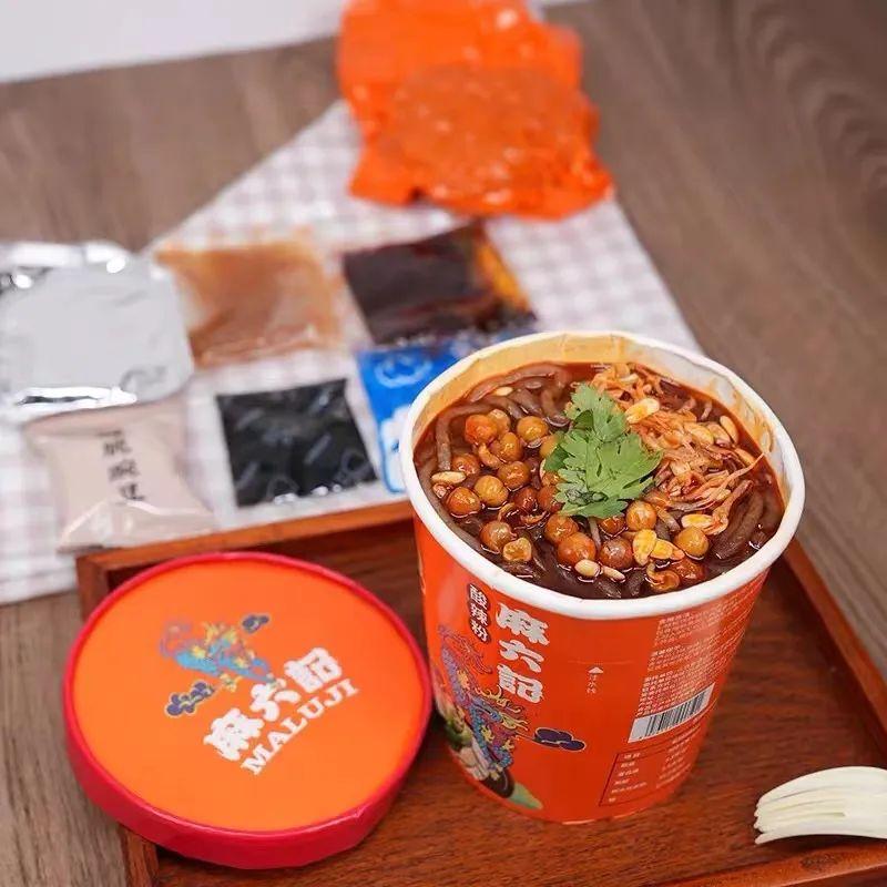 200W床垫买不起！但我凭一己之力，全款买下6款酸辣粉-两百万的床垫