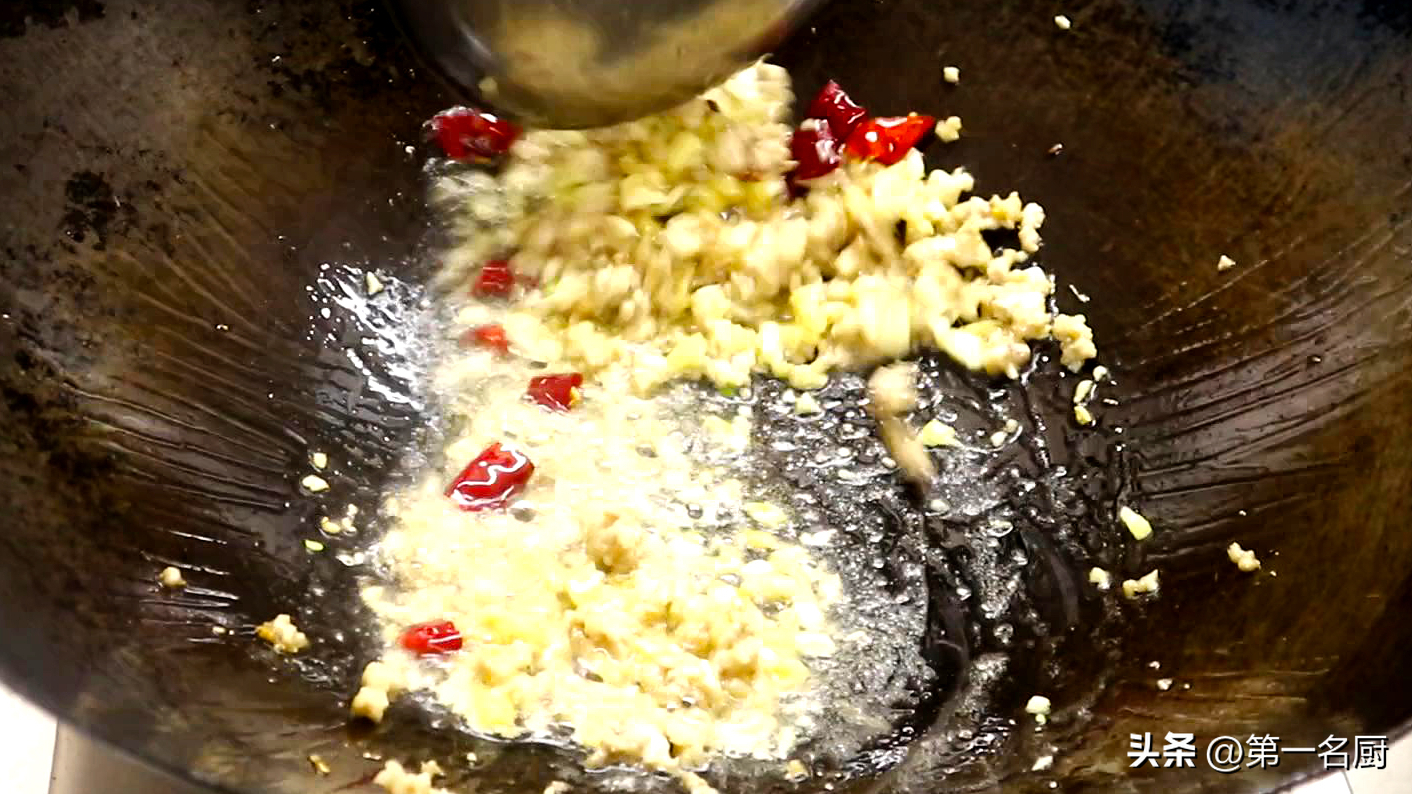 秋季,遇到卷心菜敞开吃,天然叶酸高！简单一炒比肉香，咋吃都不腻-卷心菜有叶酸吗