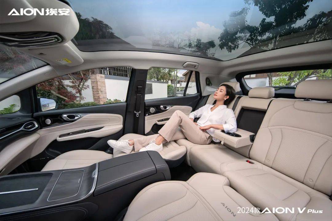 【新车】更有AI的家庭SUV，2024款AION V Plus上市15.99万起-aion v plus 7座