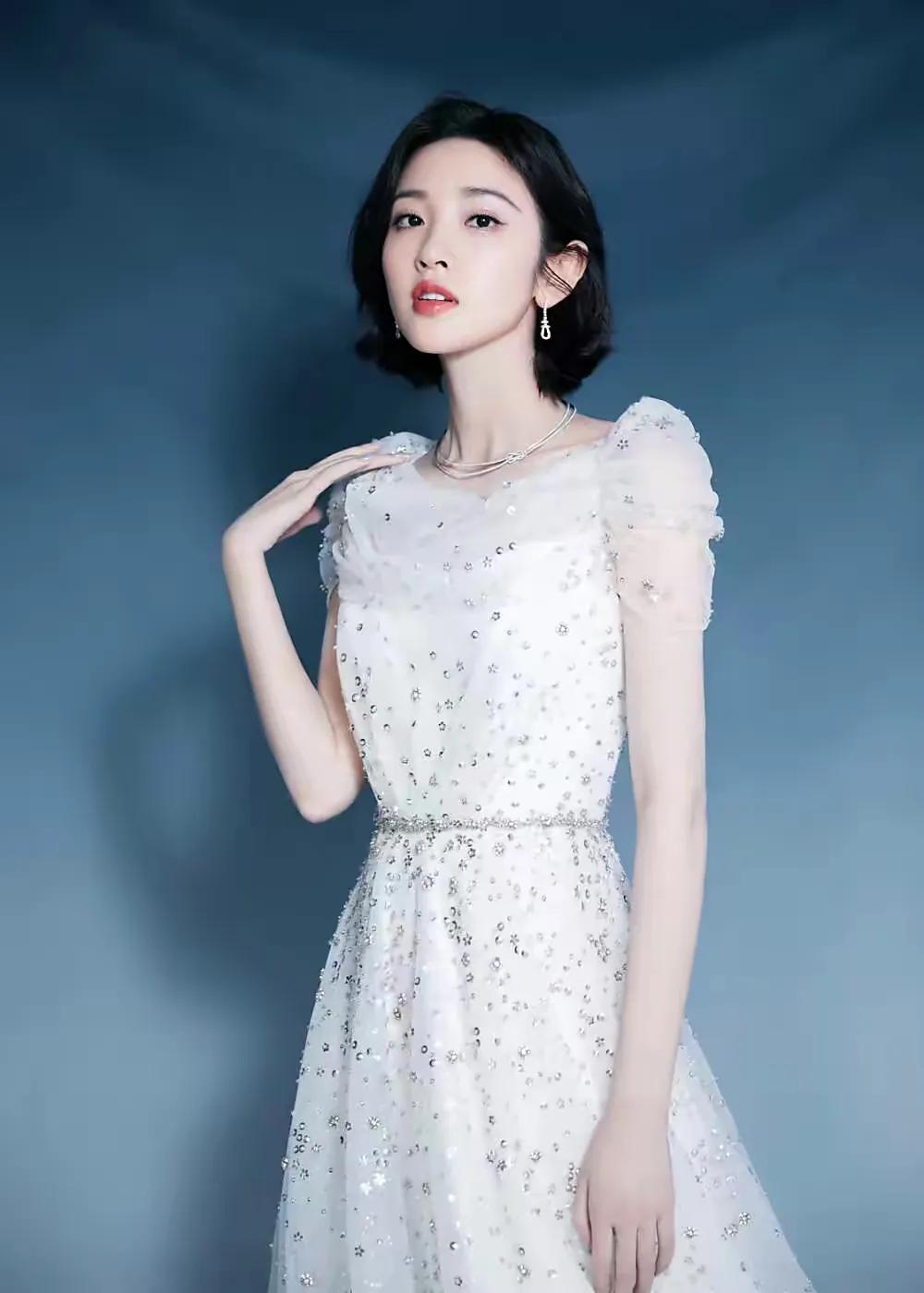 为什么圈里最干净的女星是唐艺昕，而不是刘亦菲？（为什么说娱乐圈没几个干净的）