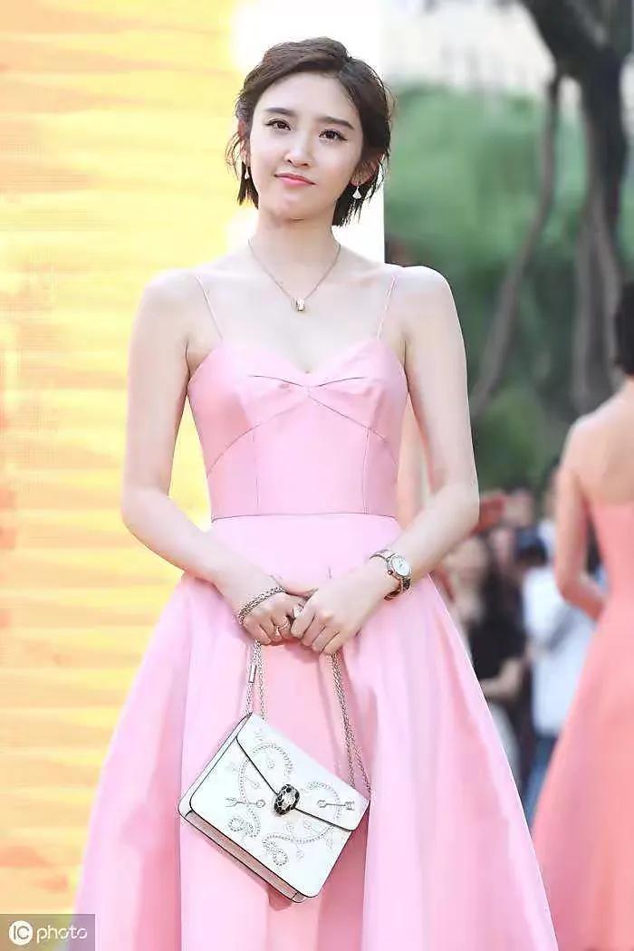 为什么圈里最干净的女星是唐艺昕，而不是刘亦菲？（为什么说娱乐圈没几个干净的）