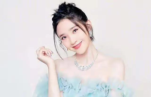 为什么圈里最干净的女星是唐艺昕，而不是刘亦菲？（为什么说娱乐圈没几个干净的）