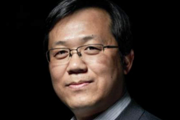 号称娱乐圈第一狗仔的卓伟，为什么揭那么多人的底还没人制裁他？（中国第一卓伟:中国第一狗仔）