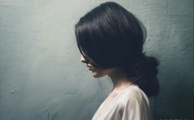 把女儿抗抑郁药换成维生素，抑郁症竟成了家庭不能说的秘密-抑郁药能换着吃吗