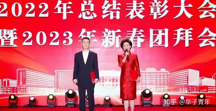 淡出《新闻联播》7个月的海霞，近照白发明显，主播岗或将再上新-央视新闻联播海霞简介