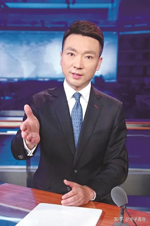 淡出《新闻联播》7个月的海霞，近照白发明显，主播岗或将再上新-央视新闻联播海霞简介