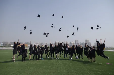 大学毕业典礼上要拨流苏寓意是什么？大学毕业典礼上拨流苏的寓意（拨流苏是什么意思蚂蚁庄园）