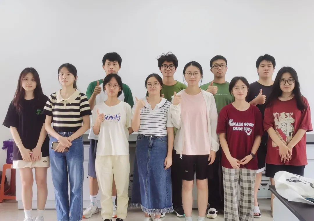 致中塘村的中小学生：炎炎夏日，让我们和红星火一起与科技撞个满怀吧！（中塘祠堂最新消息）