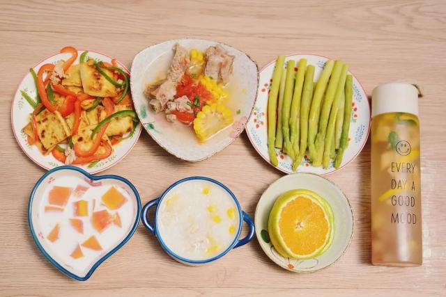 老婆生孩子后，他伺候月子下厨30天，食谱曝光馋哭了……（产妇坐完月子吃什么）