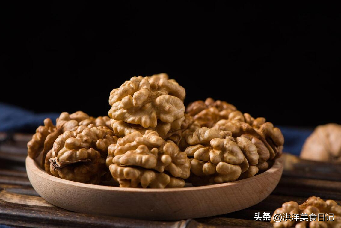 这5种“补脑”食物，要多给孩子吃，越吃越聪明，记忆力也提高了（补脑吃的食物有哪些）