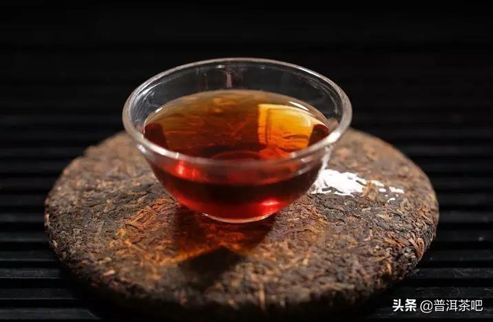 普洱生茶与熟茶之辨（普洱生茶和熟茶的区别是什么?弄懂这4点就够了......）