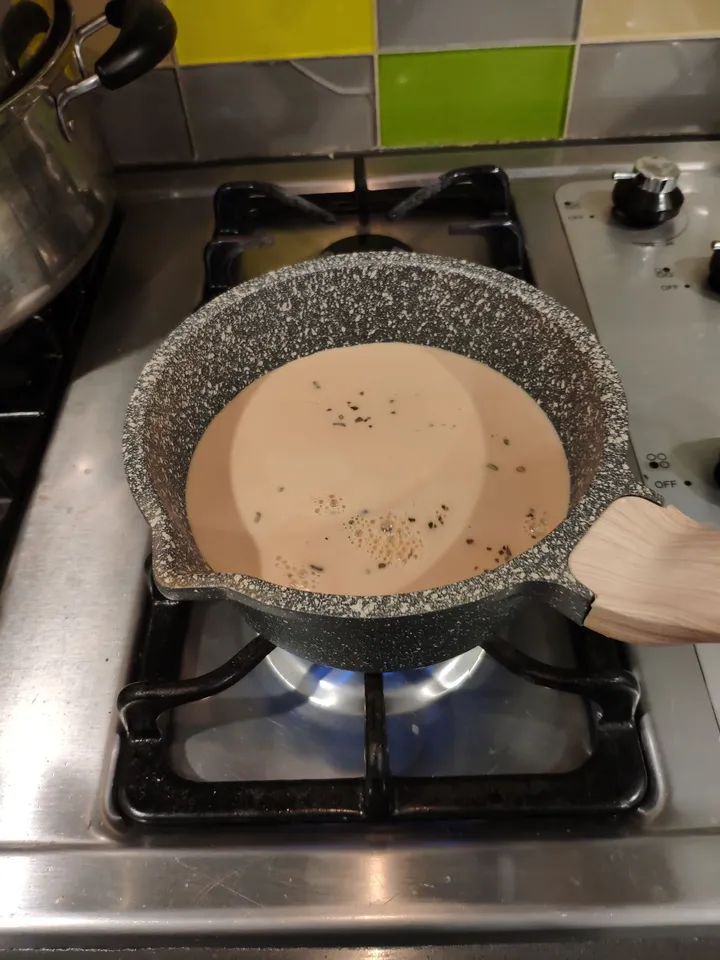 如何在家自制一杯超好喝的奶茶?（怎样在家自制奶茶好喝）