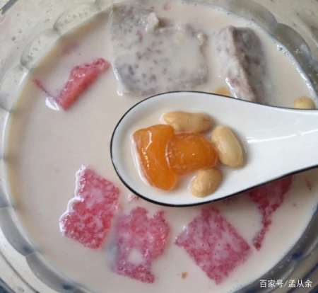 适合夏天的芋圆奶茶，自制简单，一起做吧！（芋圆奶茶的做法和配方）