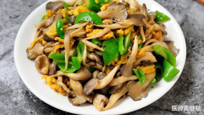 能有效清除血液垃圾，适合中老年人食用，青椒的医学功效有哪些？（青椒对人体有什么好处和坏处）