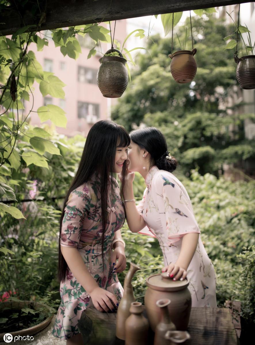 看了ins上10000+人像摄影，我帮你精选了这些闺蜜照，快来抱走-闺蜜照图片4人