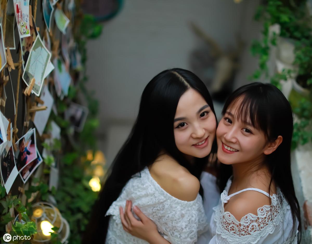 看了ins上10000+人像摄影，我帮你精选了这些闺蜜照，快来抱走-闺蜜照图片4人