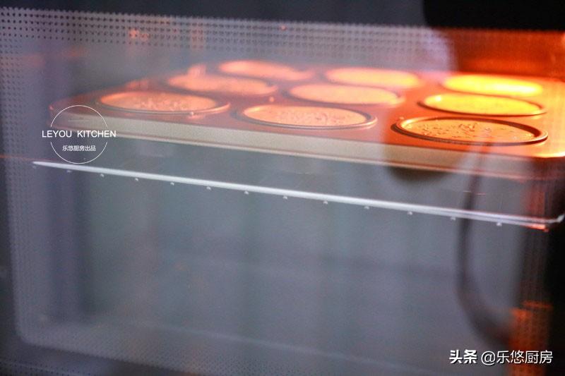 从小喜欢吃的蛋糕，家里有鸡蛋、面粉、糖、油就能做，比买的还香（用鸡蛋做蛋糕怎么做?）