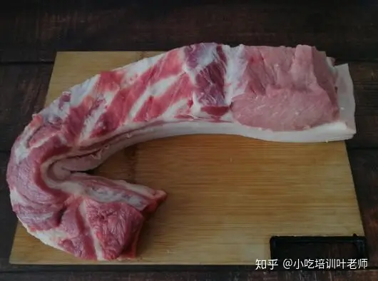 做了30年大厨的爷爷教扣肉做法，简单三步，扣肉肥而不腻越吃越香（扣肉的做法 最正宗的做法视频）