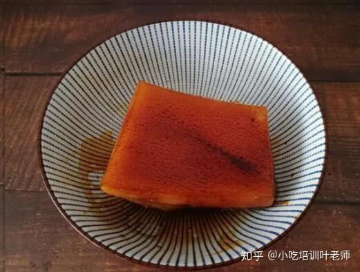 做了30年大厨的爷爷教扣肉做法，简单三步，扣肉肥而不腻越吃越香（扣肉的做法 最正宗的做法视频）