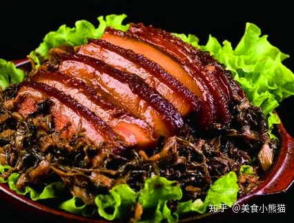 大厨教你正宗扣肉做法，肥而不腻，看得直流口水，在家就能自己做（扣肉最简单快的家常做法大全图片）
