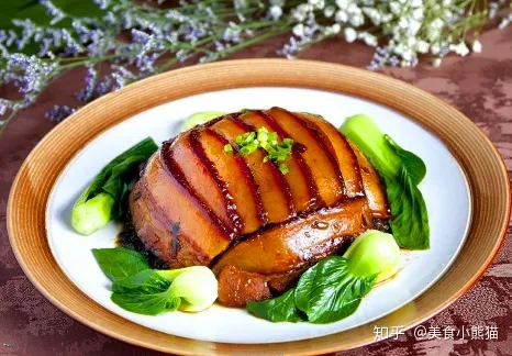 大厨教你正宗扣肉做法，肥而不腻，看得直流口水，在家就能自己做（扣肉最简单快的家常做法大全图片）
