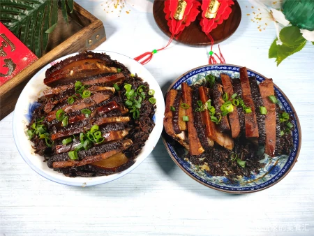 过年蒸梅干菜扣肉，这方法零失手，中间还有整块的香芋，越吃越香（如何蒸梅干菜扣肉）