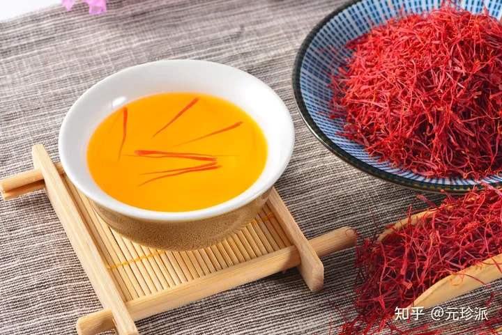 藏红花的功效与作用（藏红花泡水喝的功效与作用及禁忌）（藏红花泡水喝的作用和功效是什么）