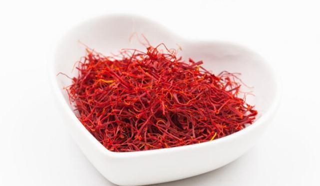 藏红花虽小作用大，4大好处很心动，但3种人要避免（请问藏红花起什么作用）