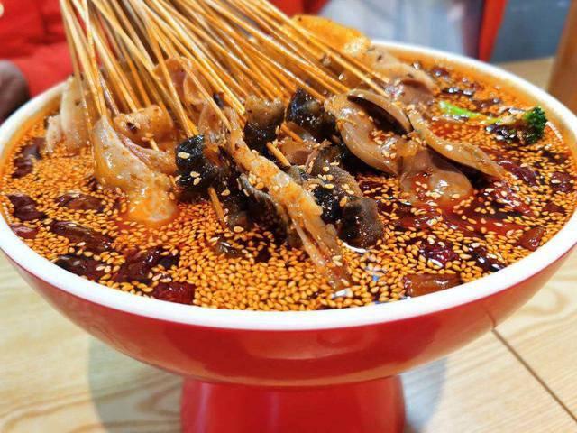 正宗嘉州美食是怎么做的？四川乐山钵钵鸡、麻辣烫、甜皮鸭、跷脚牛肉有了制作考核规范（嘉州美食节）