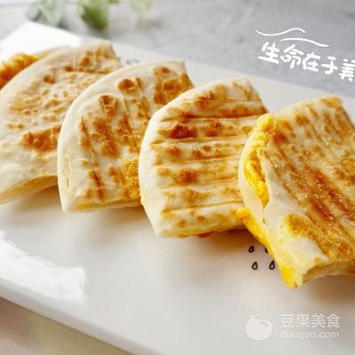 鸡蛋灌饼的做法（鸡蛋灌饼的详细做法）
