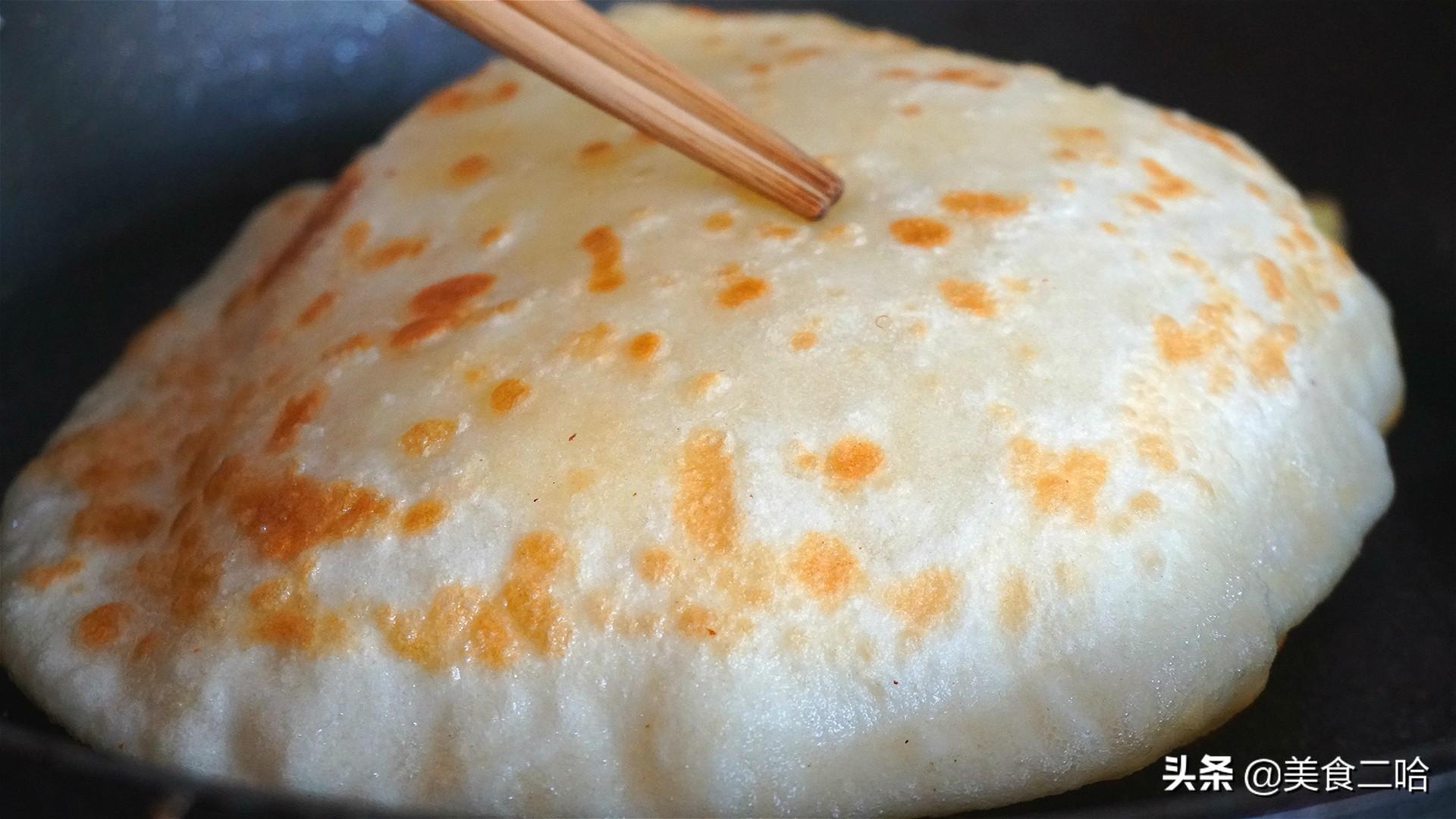 鸡蛋灌饼鼓泡的秘诀都在这，1包1擀，蓬松又柔软，想失败都难（鸡蛋灌饼怎么鼓包的做法）