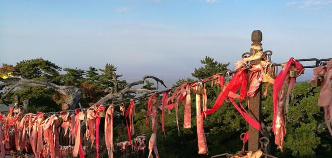 外地人去华山旅游攻略：衣食住行！-爬华山一年死多少人