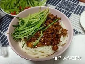 自己租房子做饭便宜还是出去吃便宜？-租房自己做饭还是买饭