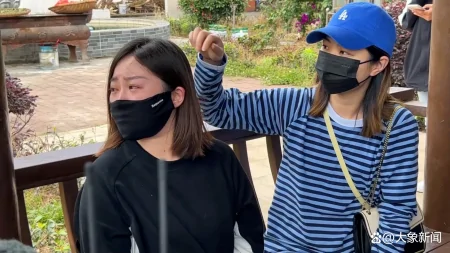 重庆姐弟坠亡案宣判后母亲祭奠孩子：再等等，一定为你们讨回公道-重庆姐弟坠亡案庭审现场视频完整版