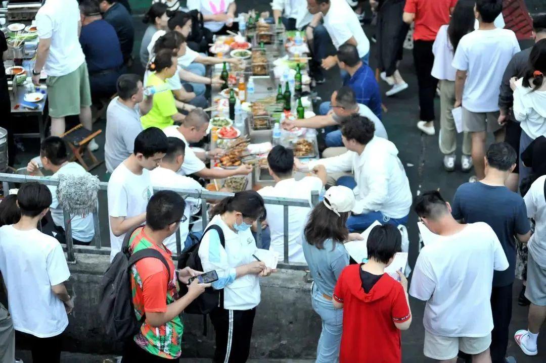 淄博烧烤开始“凉”了吗？-淄博烧烤营业时间