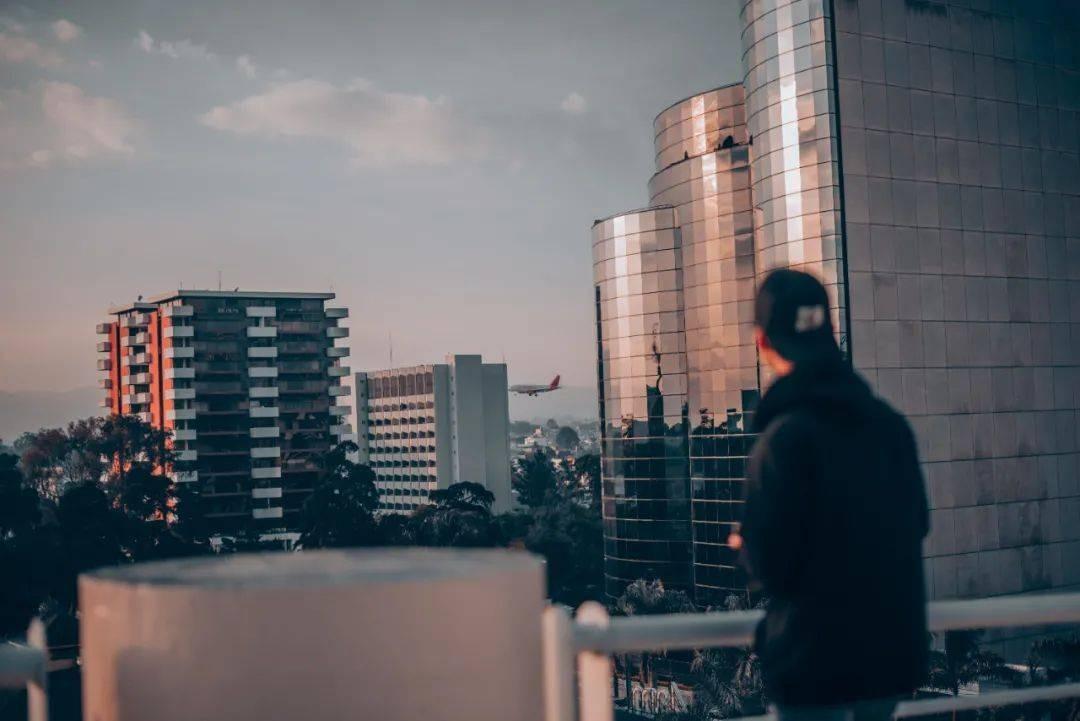韩国房价跌穿，区域成交量暴跌70%，大量房东因还不起钱紧急出逃-韩国房价2020