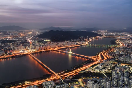 卷王之国：韩国房价跌穿 有区域成交量暴跌70%-韩国房价2023真实情况