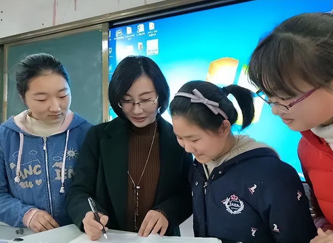 13岁学生当老板了？校方调查后回应，网友霸气回怼：关你什么事（十二岁学生当校长电视）