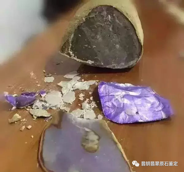 《拒绝买假翡翠！购买翡翠原石你需要注意这些》-翡翠原石如何造假视频