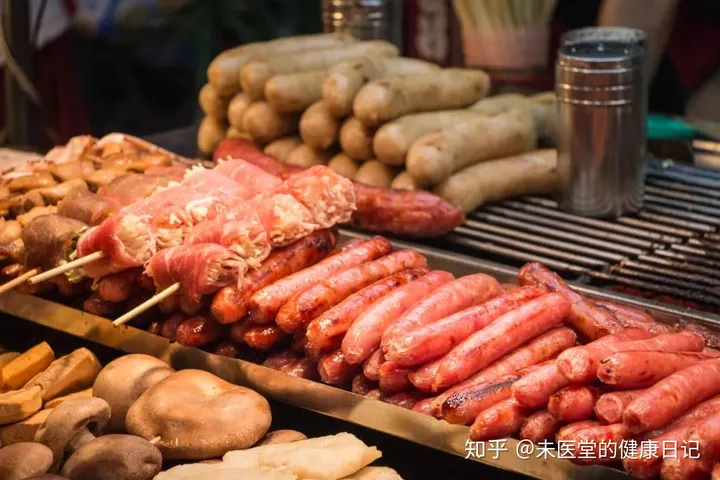 2元一根的烤肠，究竟是什么肉？真相绝对吓你一跳！（2元一根的烤肠是用什么做的）
