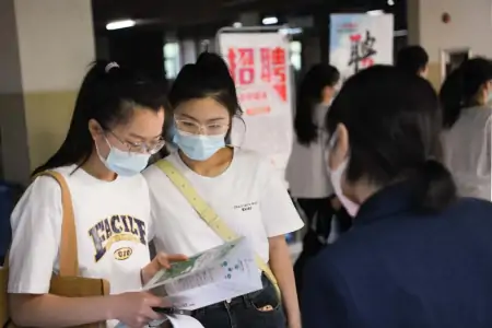 “先落户后就业”、发放就业补贴……多地多措并举促进高校毕业生就业-就业落户有什么好处