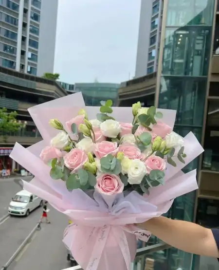 情人节送花，别只想到红玫瑰！-情人节送红玫瑰还是蓝玫瑰