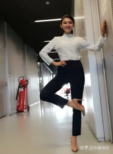 央视“财经小姐”龙洋：32岁仍单身未婚，热爱家乡湖南郴州（央视龙洋个人资料简介）