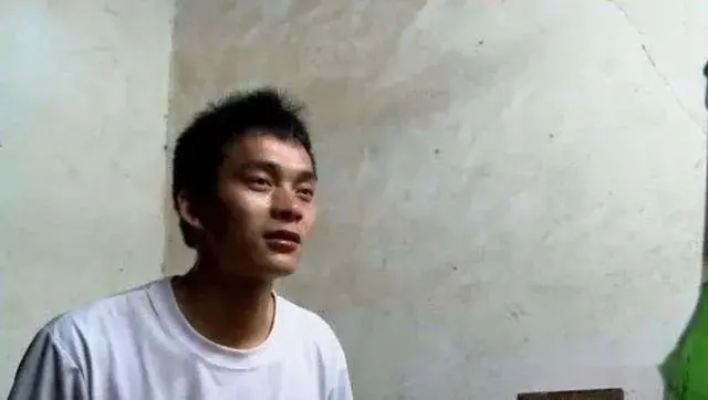 2022年，“高考钉子户”唐尚珺第14次参加高考，35岁的他图什么？-唐尚珺第一次高考成绩