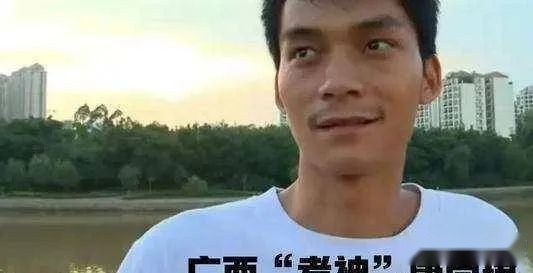 2022年，“高考钉子户”唐尚珺第14次参加高考，35岁的他图什么？-唐尚珺第一次高考成绩
