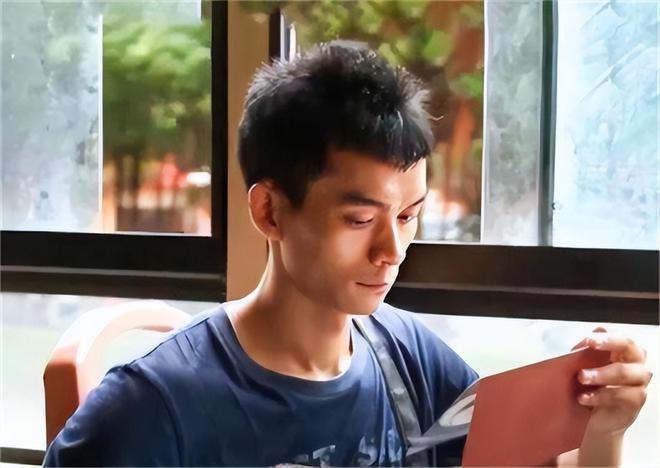 "高考钉子户"唐尚珺！复读14年只为上清华，35岁的他成功上岸？-唐尚珺的高考成绩怎么样