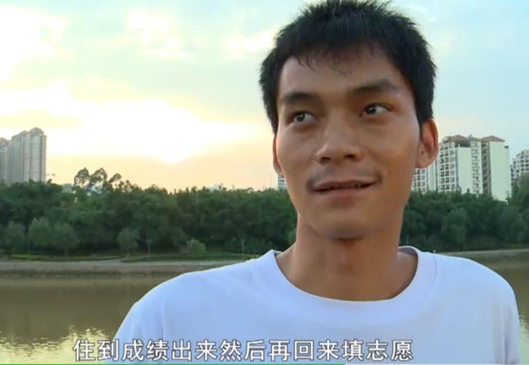 "高考钉子户"唐尚珺！复读14年只为上清华，35岁的他成功上岸？-唐尚珺的高考成绩怎么样