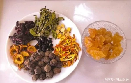 传统的洛神酸梅汤与生俱来的是网红冷饮，并在舞台上配以麻辣火锅-酸梅汤中洛神花可以用什么代替